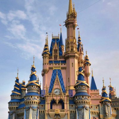 Holiday hotspot airport close to cancelling all landings due to US government shutdown